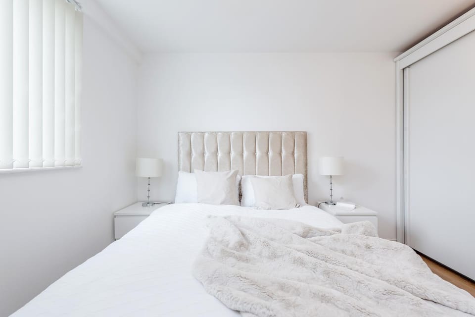 Bed, Photo of the whole room, Bedroom, wardrobe