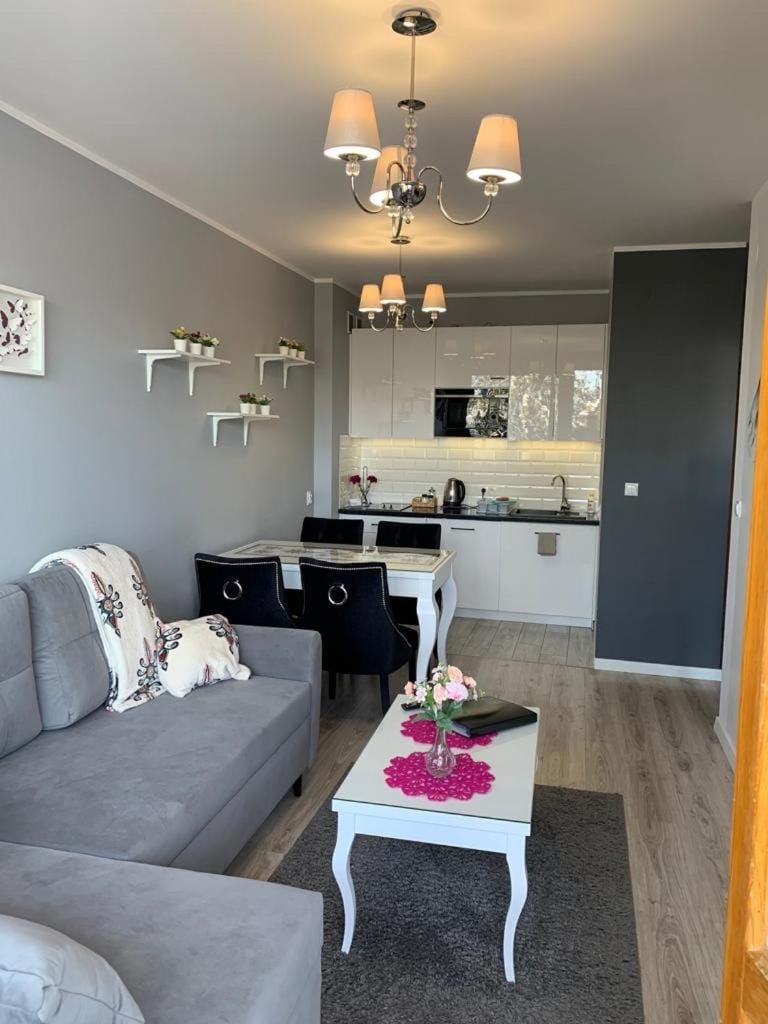 Apartament Złote Tarasy ApartamentyZakopianskie Basen Sauna Jacuzzi Apartment in Zakopane