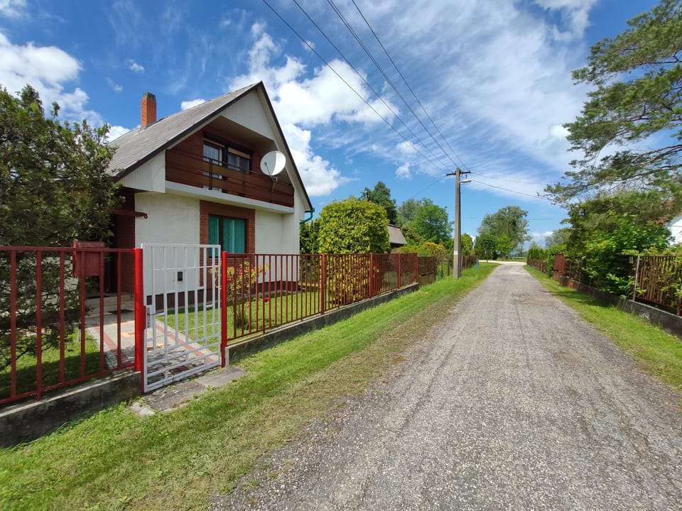 Property building, Street view