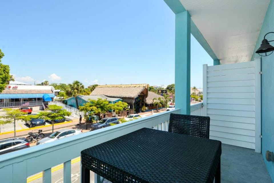 Siesta Cooler: Only Minutes Walk to Siesta Beach! Apartment in Siesta Beach