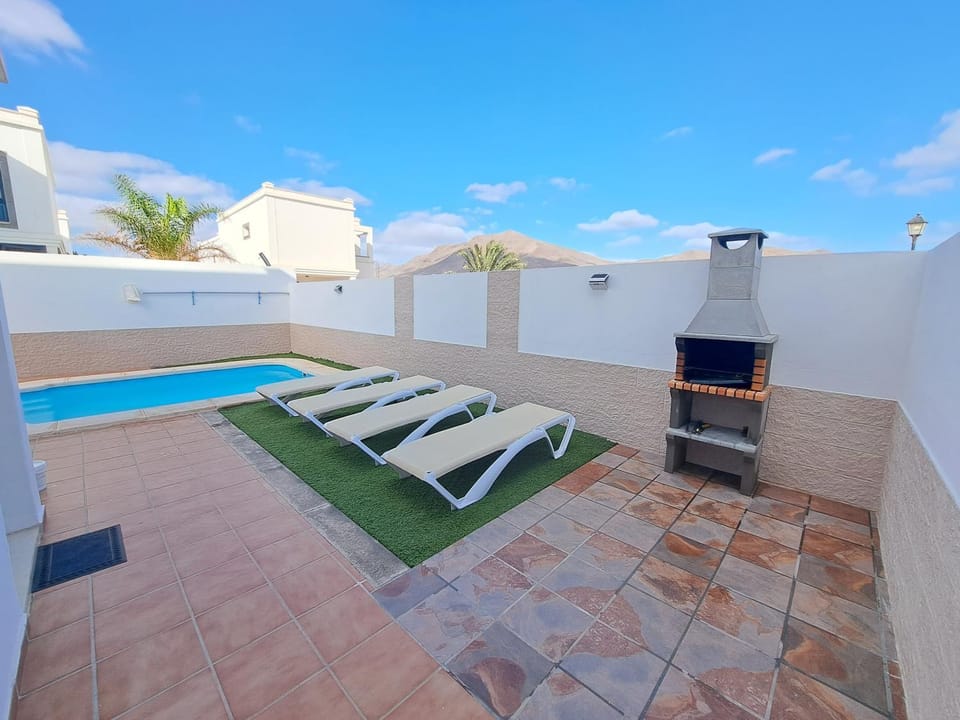 Patio, BBQ facilities, Sunset