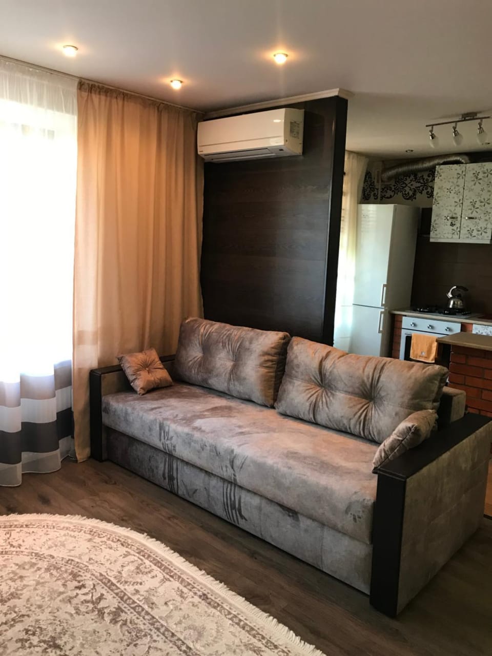 Seating area, air conditioner