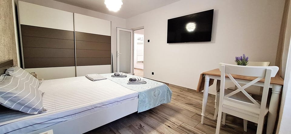 Apartament Cezar Faleza-Nord Constanta-Plaja Reyna Apartment in Constanta