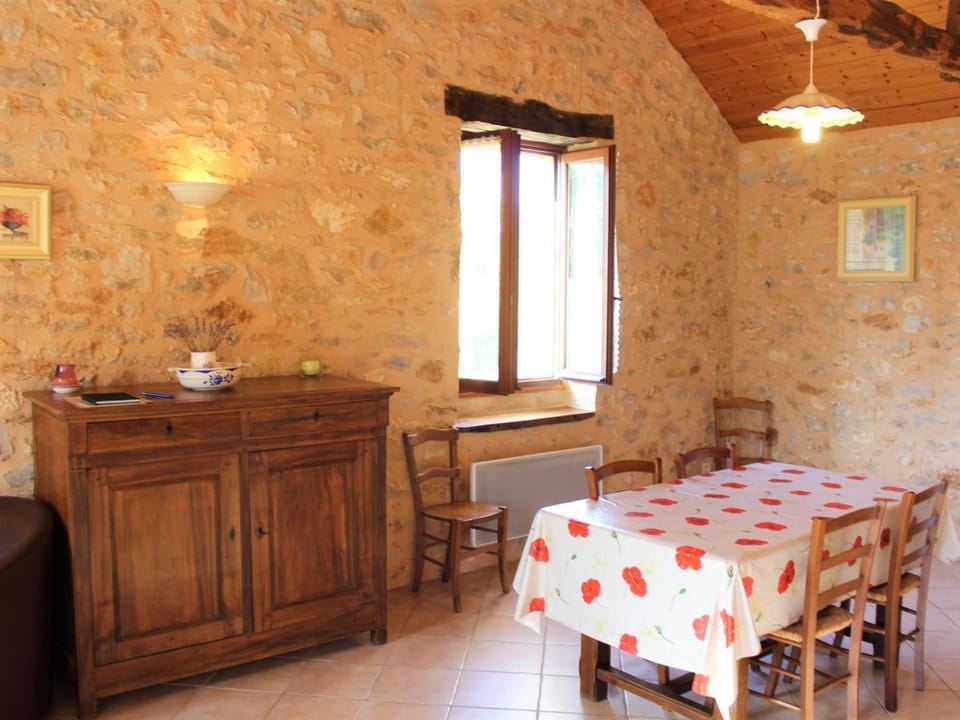 Maison de campagne avec wifi près de Thenon, 3 chambres - FR-1-616-138 House in Nouvelle-Aquitaine