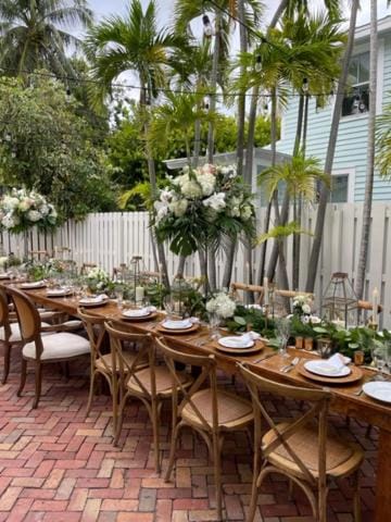 The Porch on Frances Inn - Adults Exclusive Inn in Key West