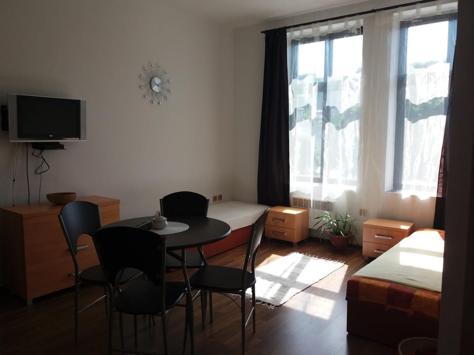 Living room, Pets, Pets, Landmark view, Street view, bunk bed