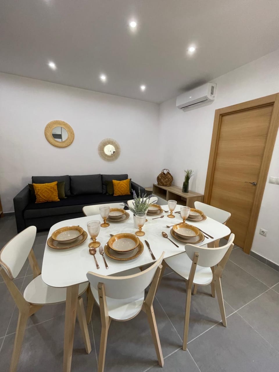 Living room, Dining area
