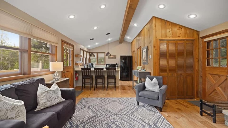 Pinecone Cabin Cabin in Montana