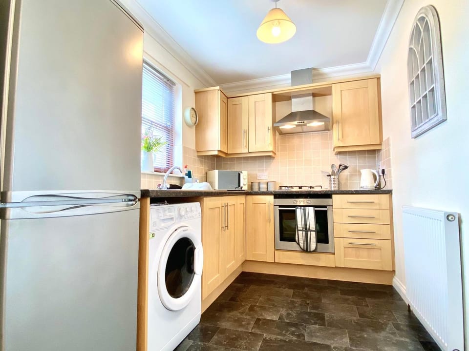 100 Thornhill Drive, Elgin Apartment in Elgin