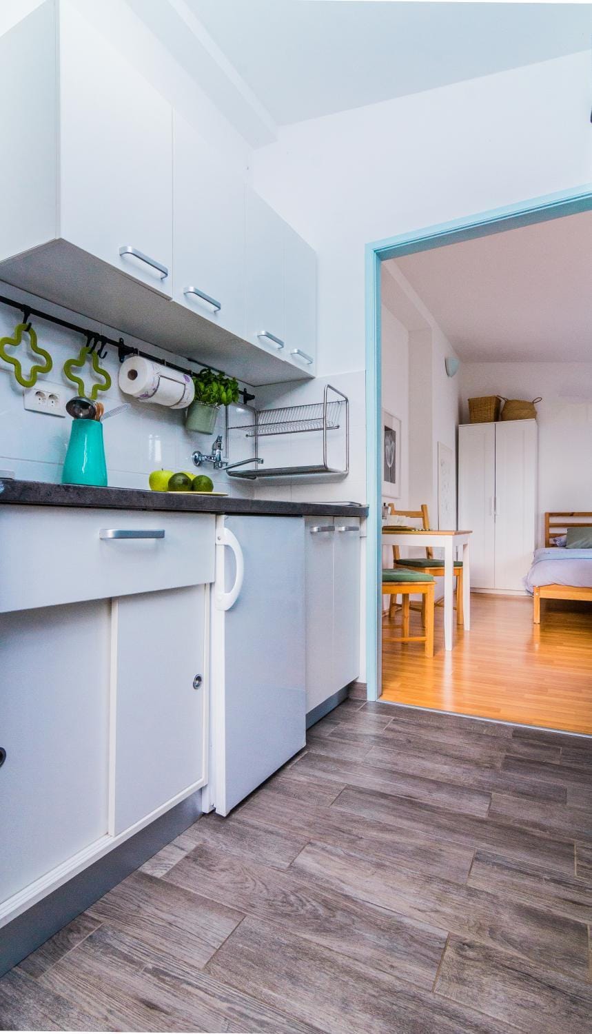 Kitchen or kitchenette