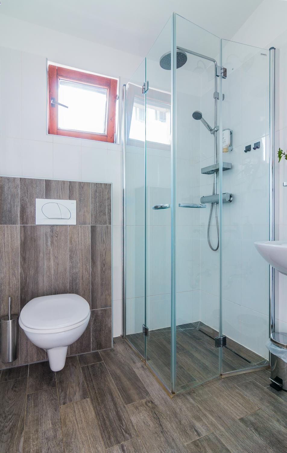 Shower, Toilet, Bathroom