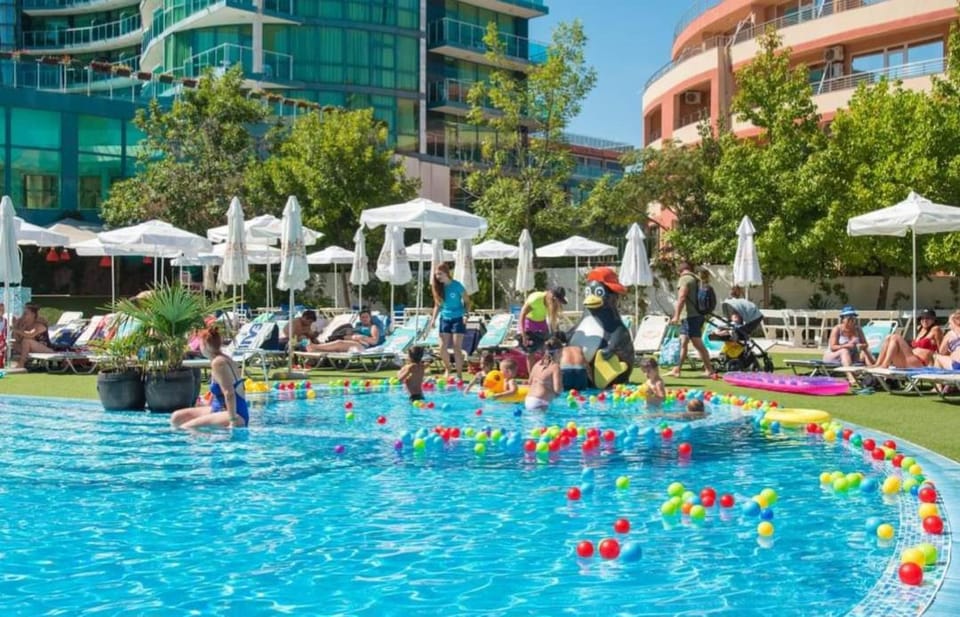 Apartment Paradise Delux in Primorsko Del Sol Apartment in Burgas Province
