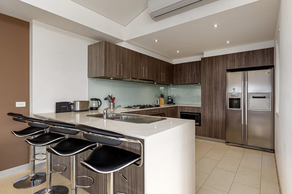 Kitchen or kitchenette, kitchen