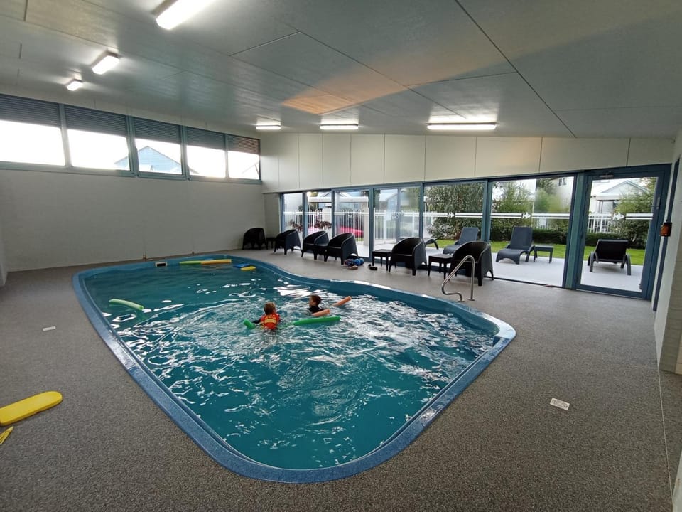 Captains Cove 1st Floor Spa Luxury Apartments - Free Netflix Apartment in Victoria