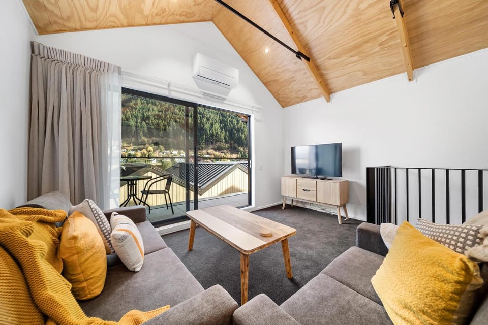 Lounge or bar