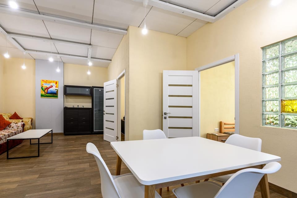 Living room, Photo of the whole room, Seating area, Dining area