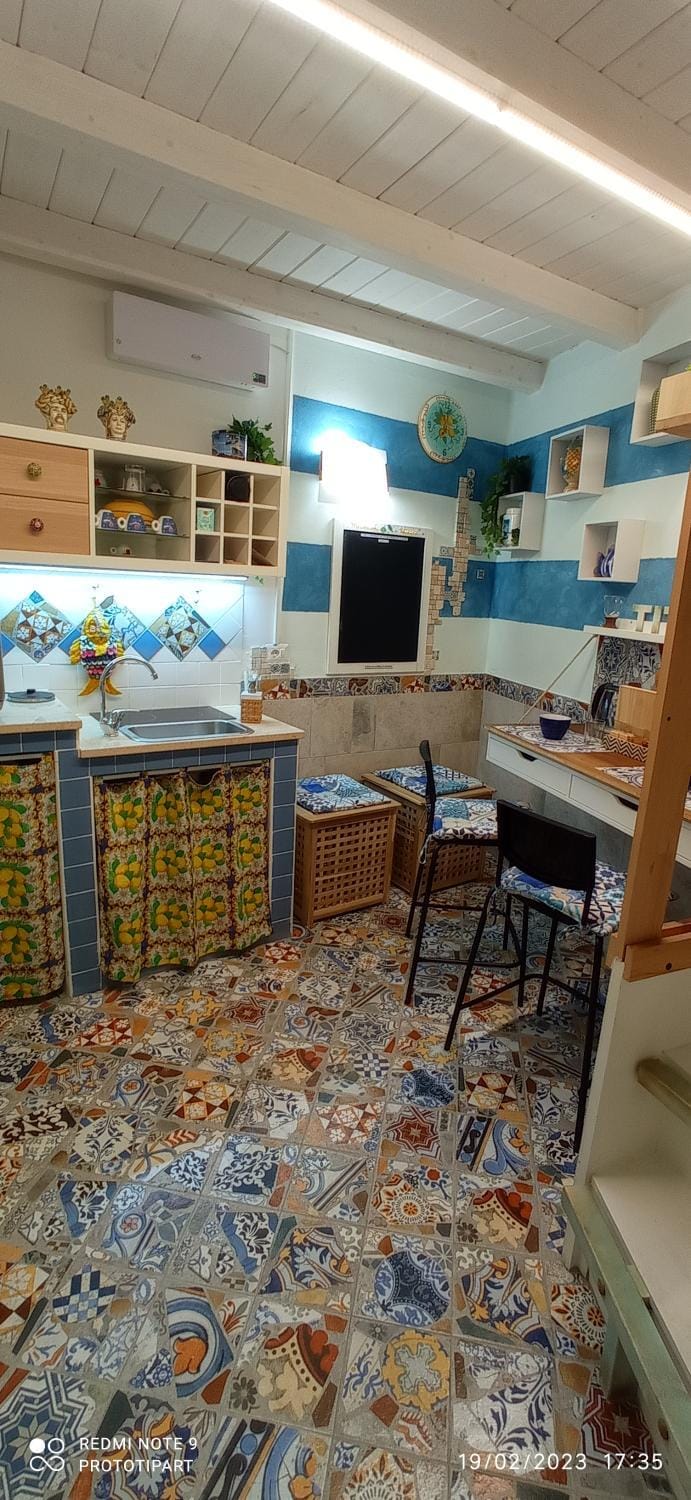 Kitchen or kitchenette