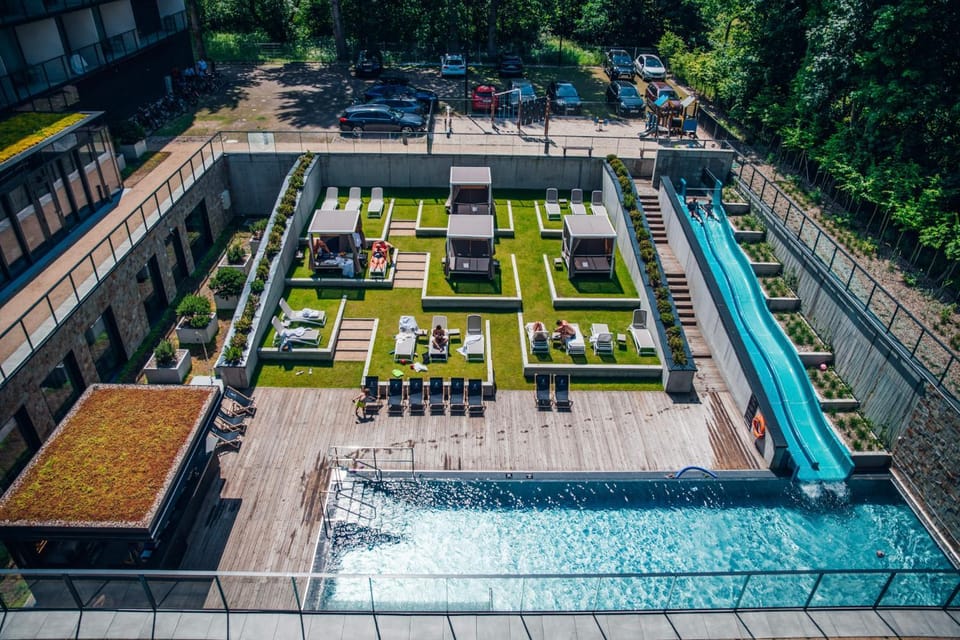 Property building, Swimming pool