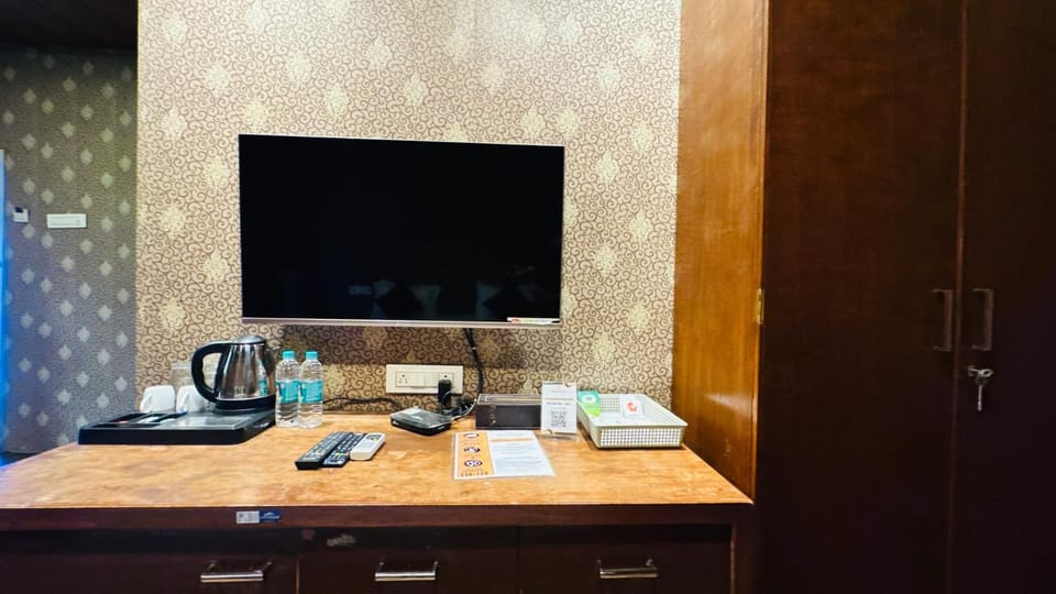 TV and multimedia, Coffee/tea facilities, Kitchen or kitchenette, hair dresser