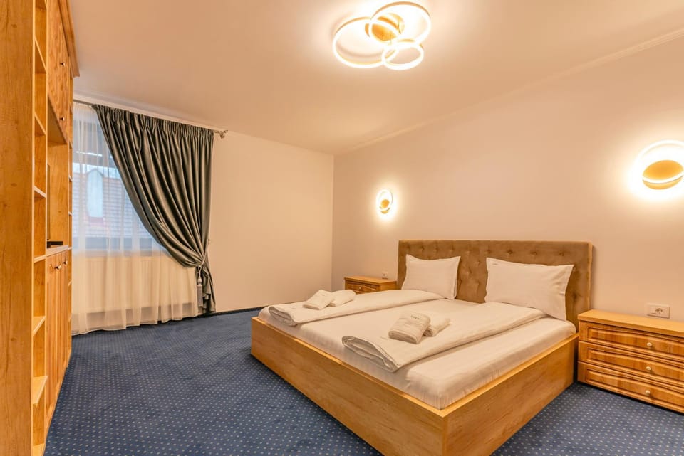 Pensiunea Lara Bed and Breakfast in Brașov County