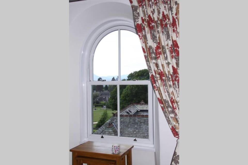 Swirl How, winter deal offered on 3 nights or more Nov-Mar Apartment in Windermere