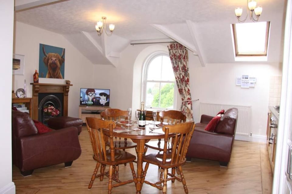 Swirl How, winter deal offered on 3 nights or more Nov-Mar Apartment in Windermere