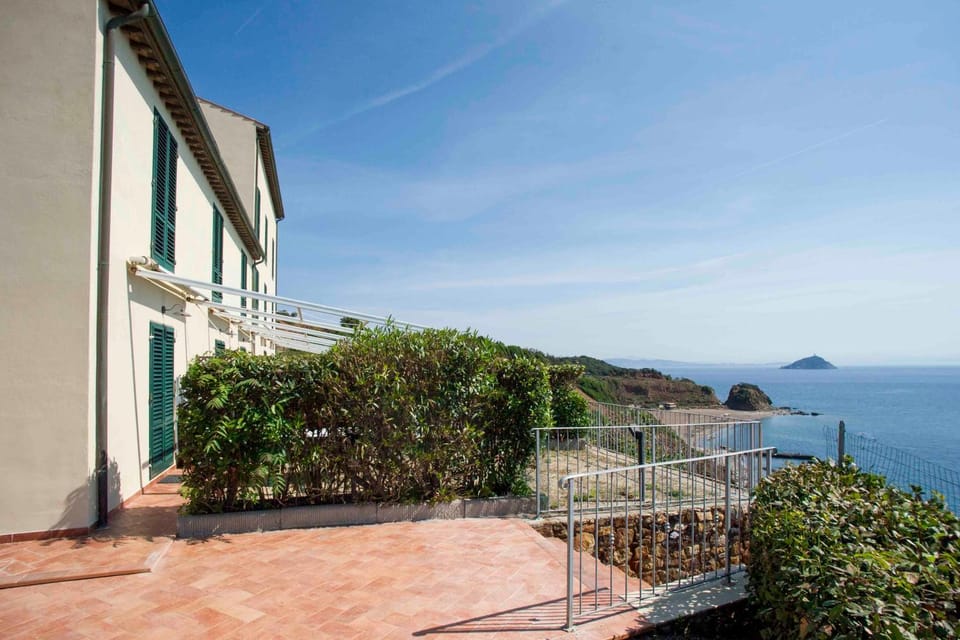 Property building, Day, Natural landscape, View (from property/room), Balcony/Terrace, Sea view