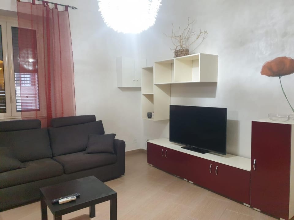 Communal lounge/ TV room, TV and multimedia, Living room