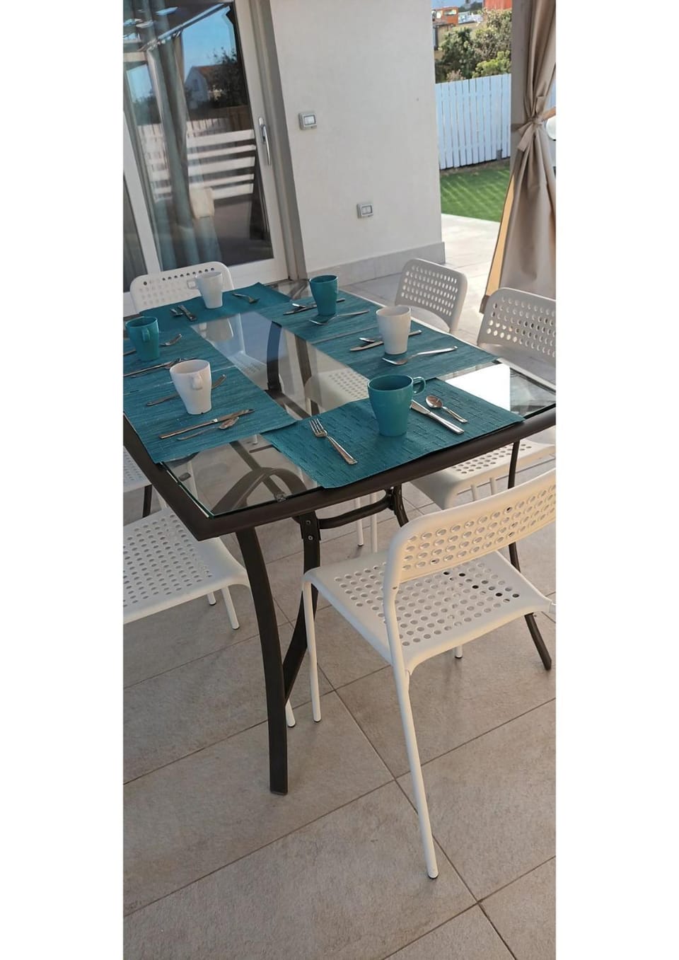 Patio, Dining area