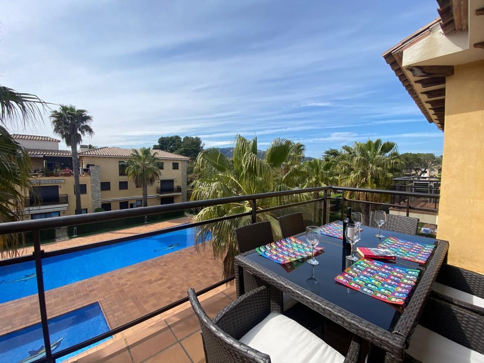 Off site, Balcony/Terrace, Balcony/Terrace