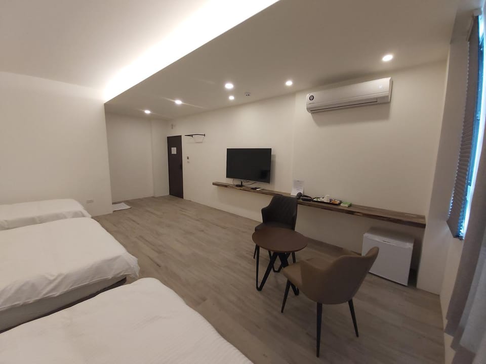 TV and multimedia, Photo of the whole room