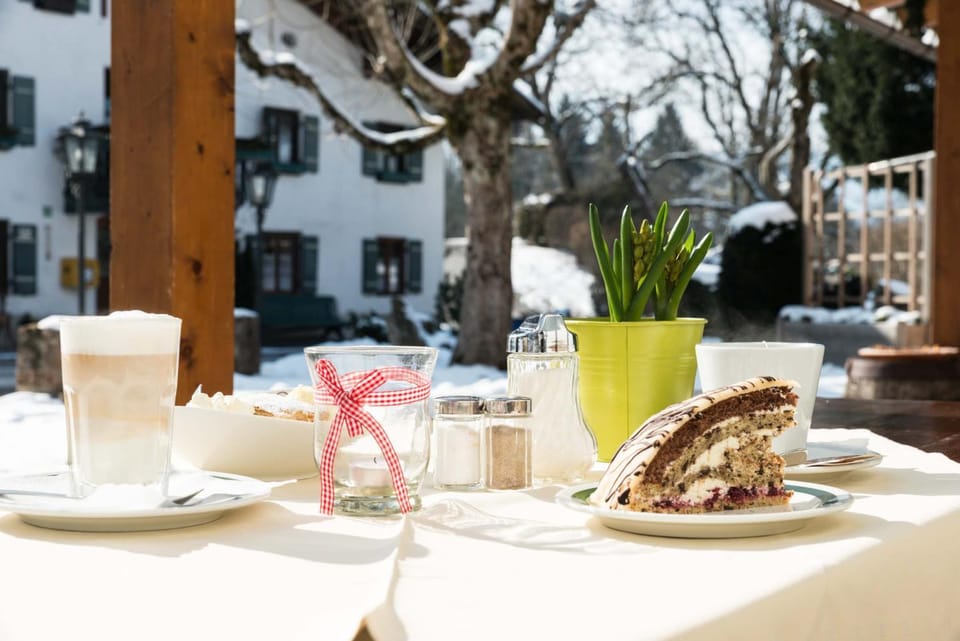 Food and drinks, Meals