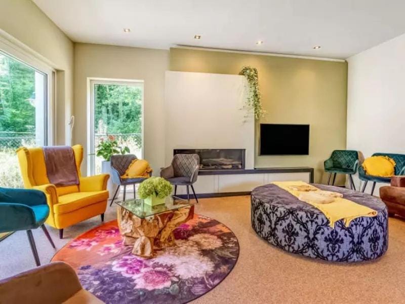 Communal lounge/ TV room, TV and multimedia, Living room, Seating area