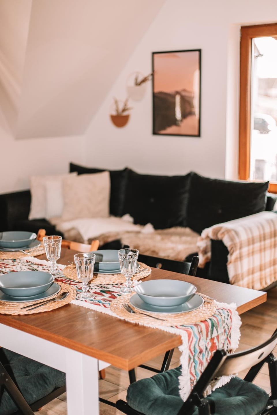 Living room, Dining area