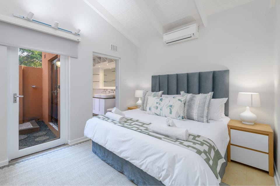 Bed, Bedroom, air conditioner
