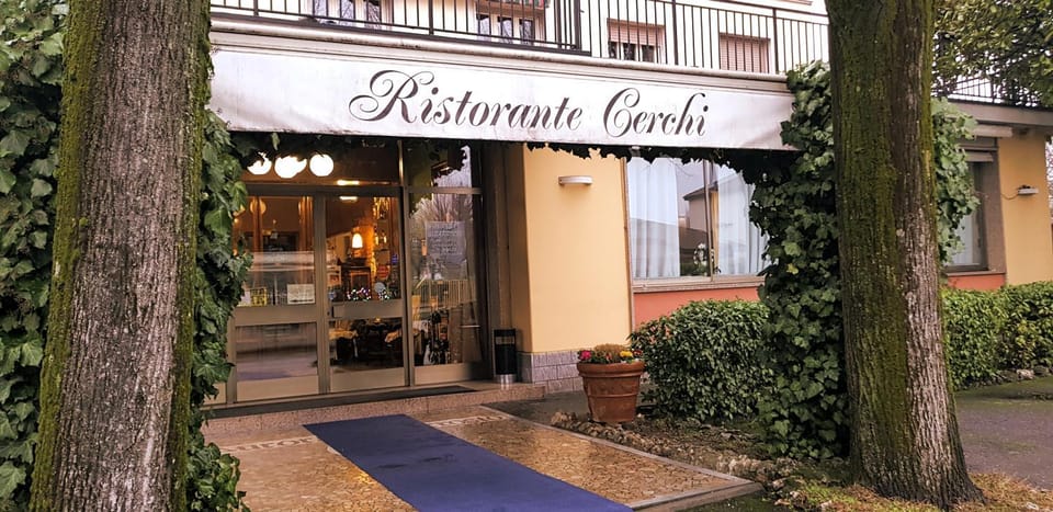 Facade/entrance, Property logo or sign, Landmark view