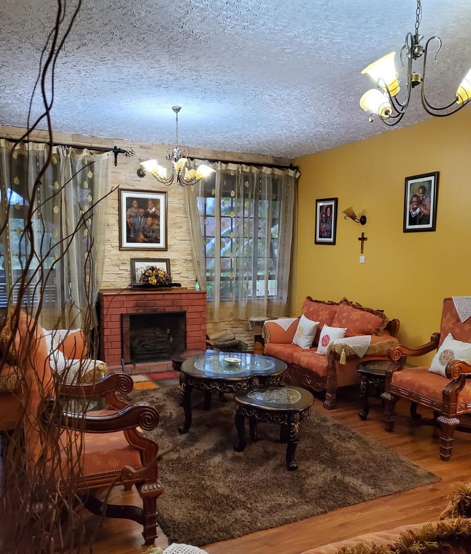 Communal lounge/ TV room, Living room, Seating area