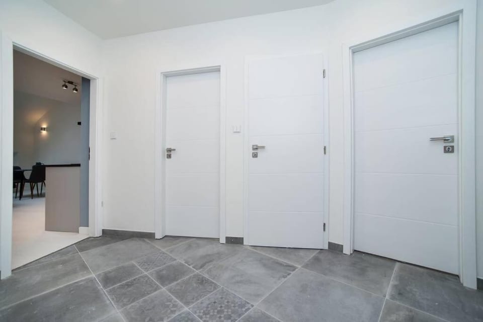 Old Town 1 Bedroom Oasis with AC and Double Shower Apartment in Prague