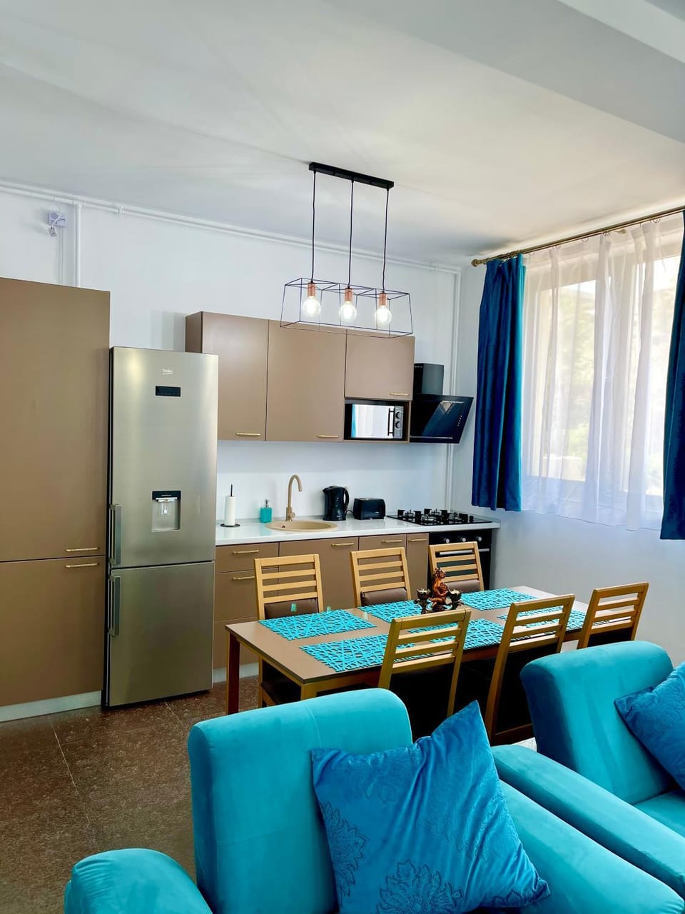 Kitchen or kitchenette, Living room, Seating area, Dining area, Communal kitchen