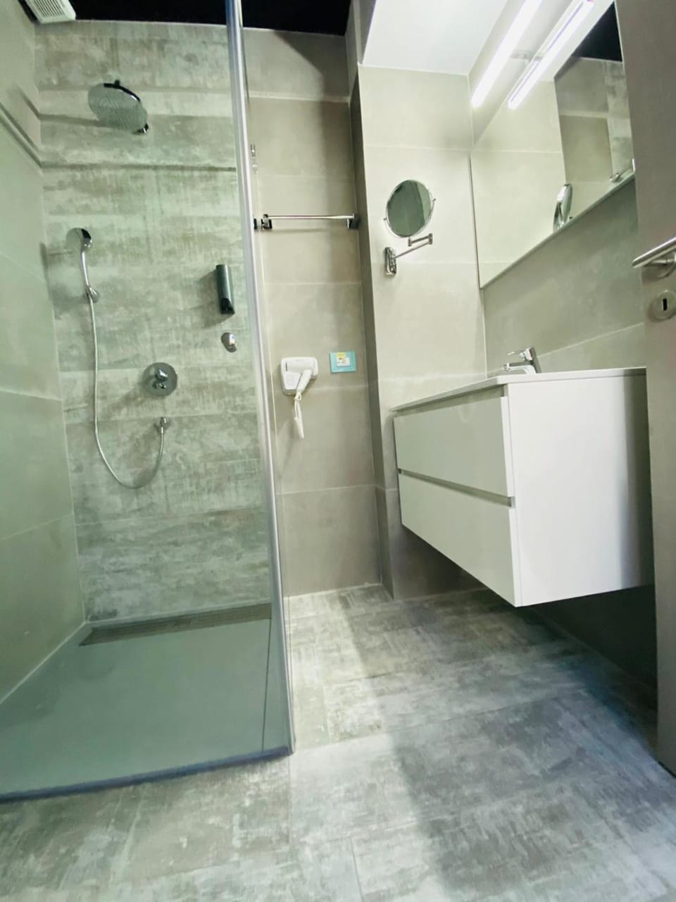 Shower, Bathroom