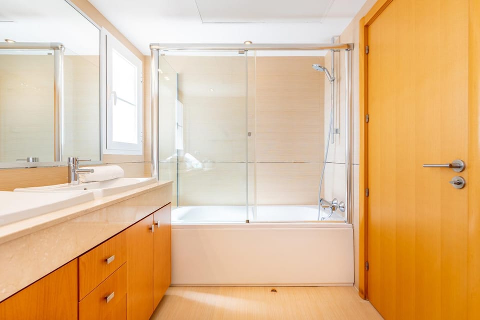 Toilet, Hot Tub, Bathroom, Bath