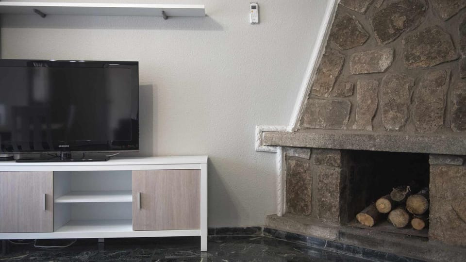 TV and multimedia, Evening entertainment, flat iron