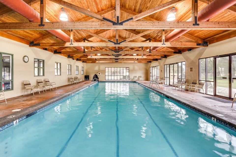 Redmond Resort Townhome w/ Private Hot Tub House in Oregon