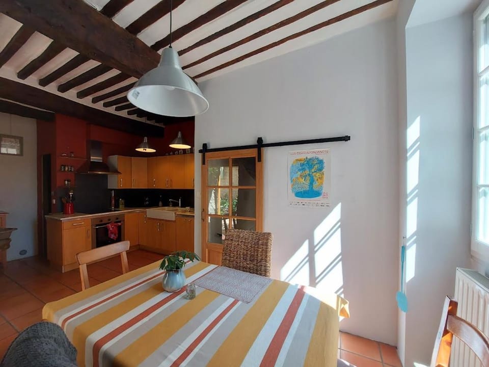 Dining area, kitchen