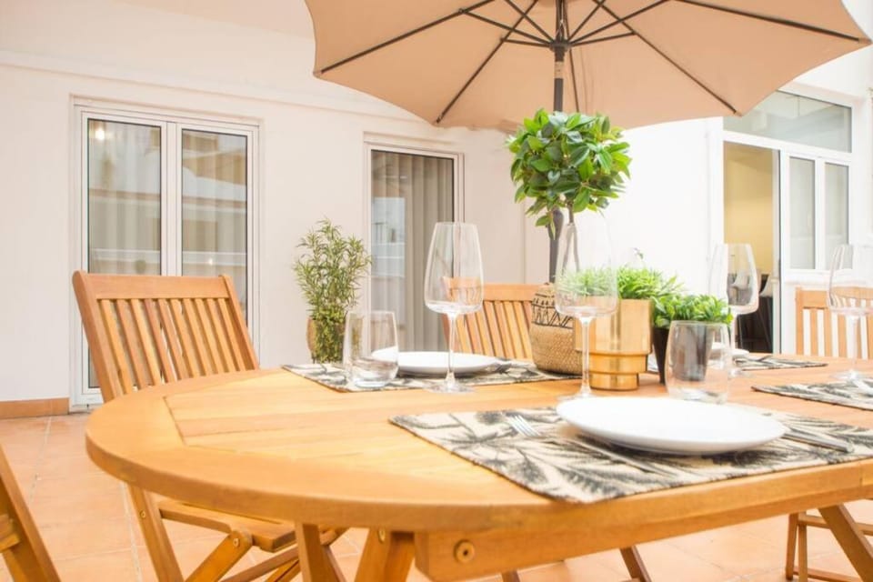 Patio, Dining area