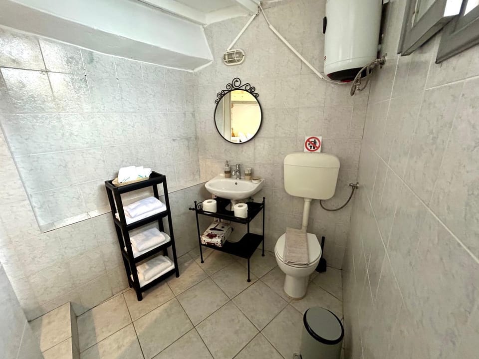 Toilet, Bathroom