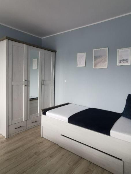 Bed, Living room, Photo of the whole room, Seating area, Bedroom, wardrobe