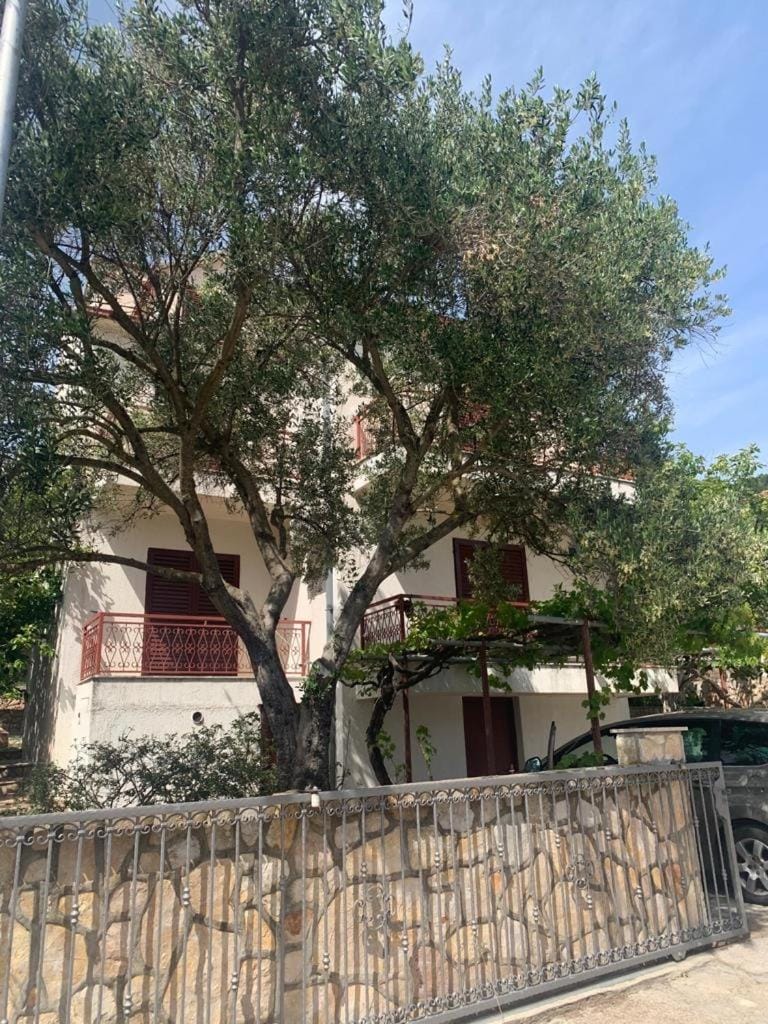 APARTMENTS Vuković Apartment in Vrboska