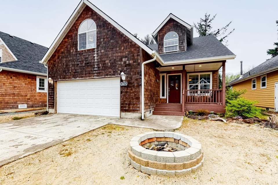 Home Away At Rockaway House in Rockaway Beach