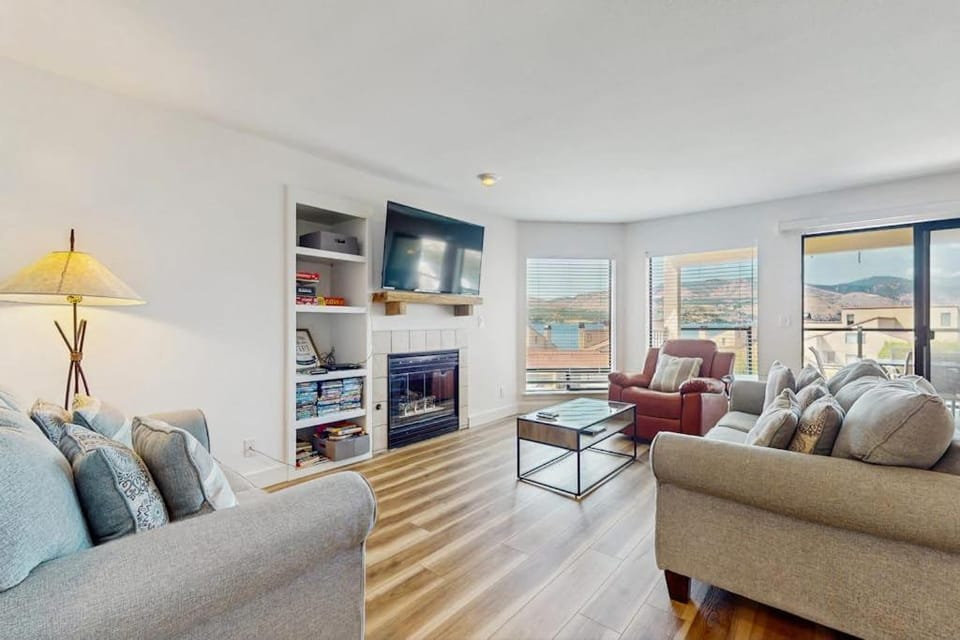 Lake Chelan Shores Shore Serenity 19-3 Apartment in Chelan (In Town)